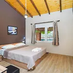 Mulberry Skála Marión